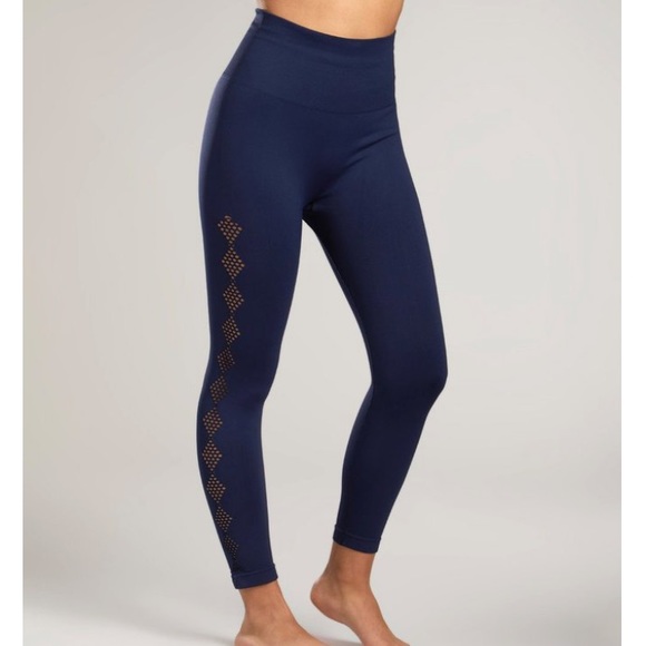 NWT TEMA Athletics Navy Scallop Tummy-Control High-Waist Leggings Woman’s XS/S - Picture 3 of 6